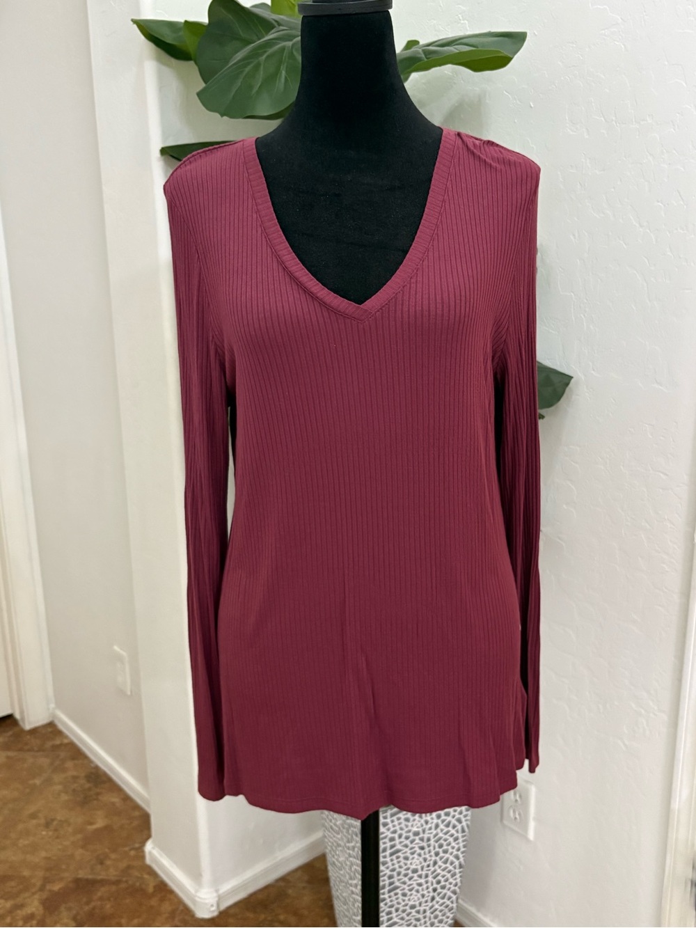 Rachel Zoe Women’s long sleeve ribbed tee